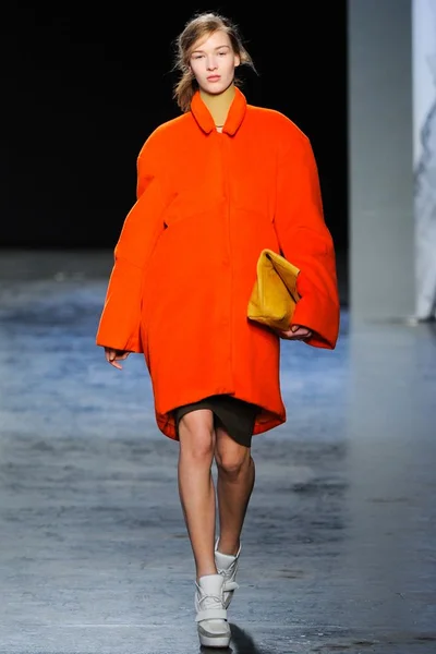 Look 10